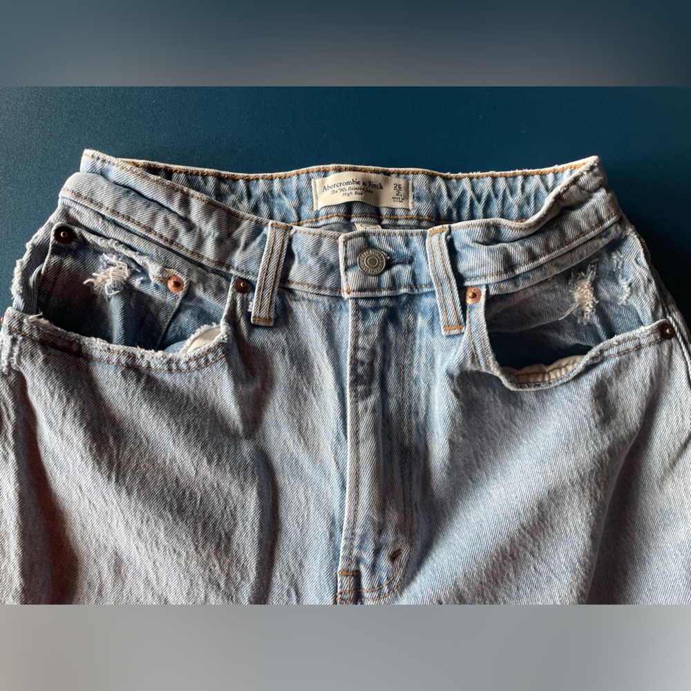 Relaxed 90s high rise Abercrombie curve love